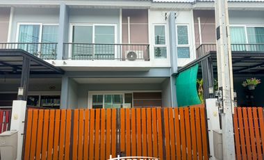 Reihenhaus zum Kauf mit 3 Zimmer in Si Racha, Chonburi