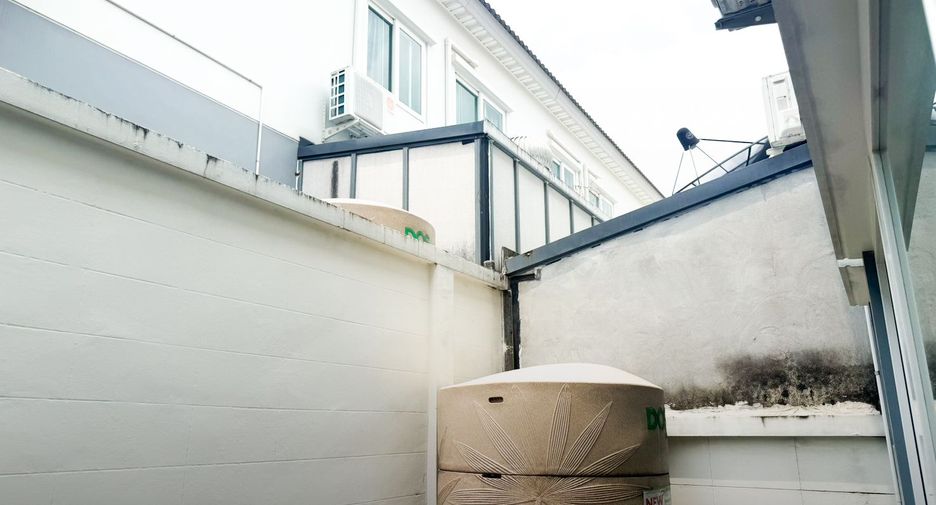 Reihenhaus zum Kauf mit 3 Zimmer in Si Racha, Chonburi