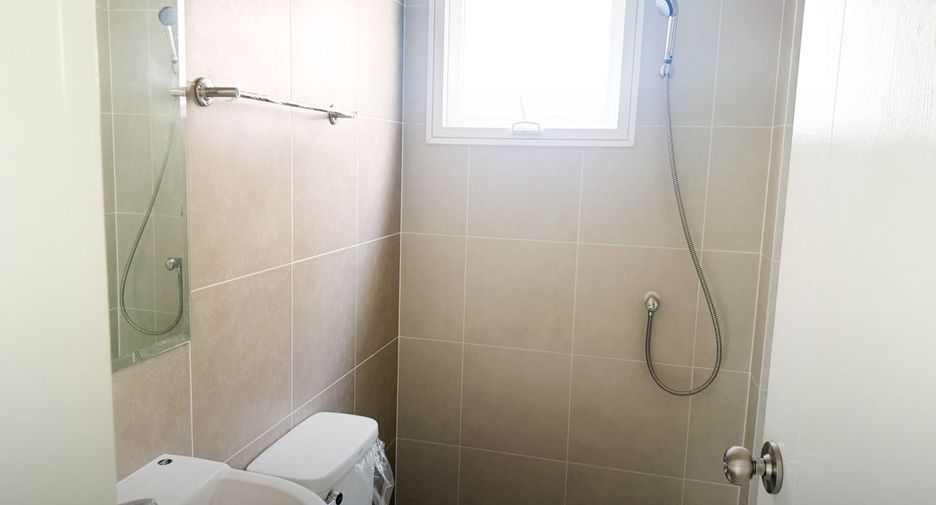 Reihenhaus zum Kauf mit 3 Zimmer in Si Racha, Chonburi