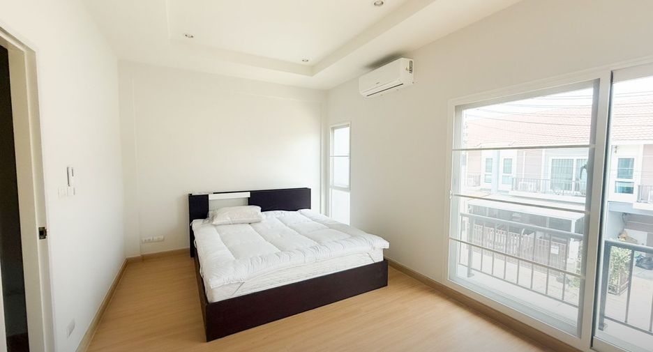 Reihenhaus zum Kauf mit 3 Zimmer in Si Racha, Chonburi