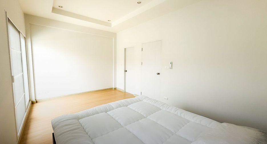 Reihenhaus zum Kauf mit 3 Zimmer in Si Racha, Chonburi