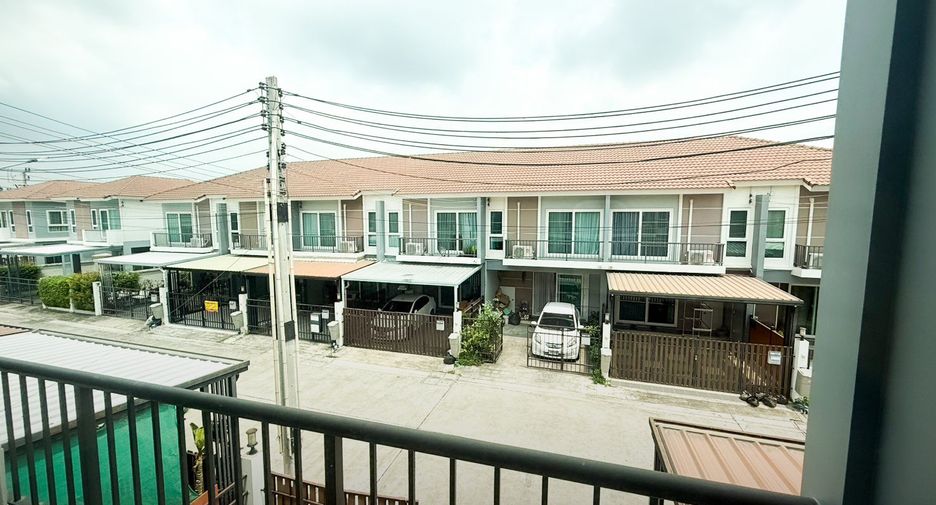 Reihenhaus zum Kauf mit 3 Zimmer in Si Racha, Chonburi