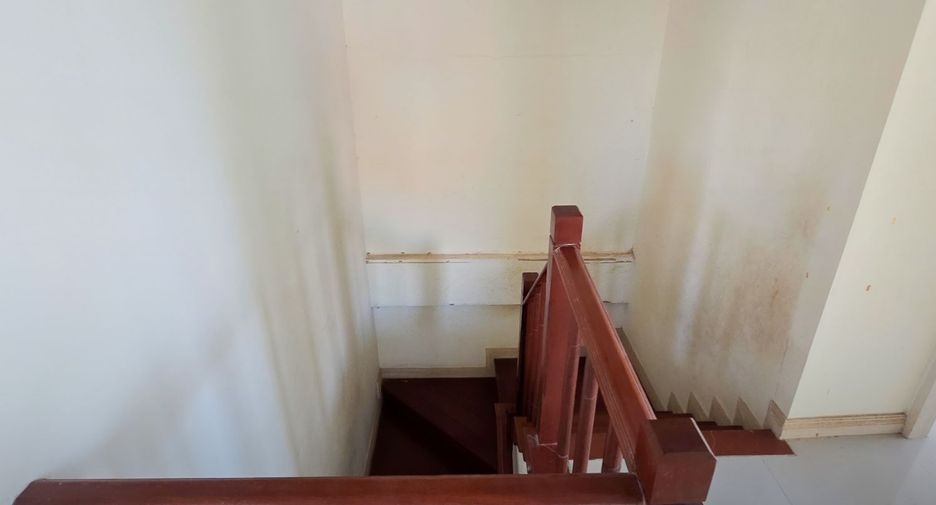 For sale 3 bedrooms townhouse in Mueang Samut Prakan, Samut Prakan
