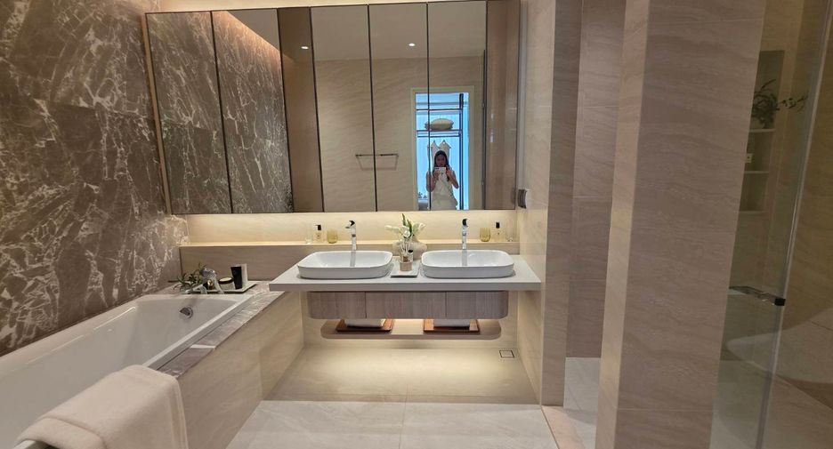 Condo en venta de 2 habitaciones en Khlong Toei, Bangkok