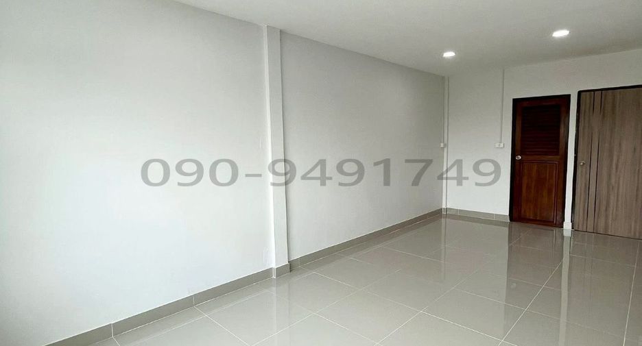 For rent 3 bedrooms townhouse in Bueng Kum, Bangkok