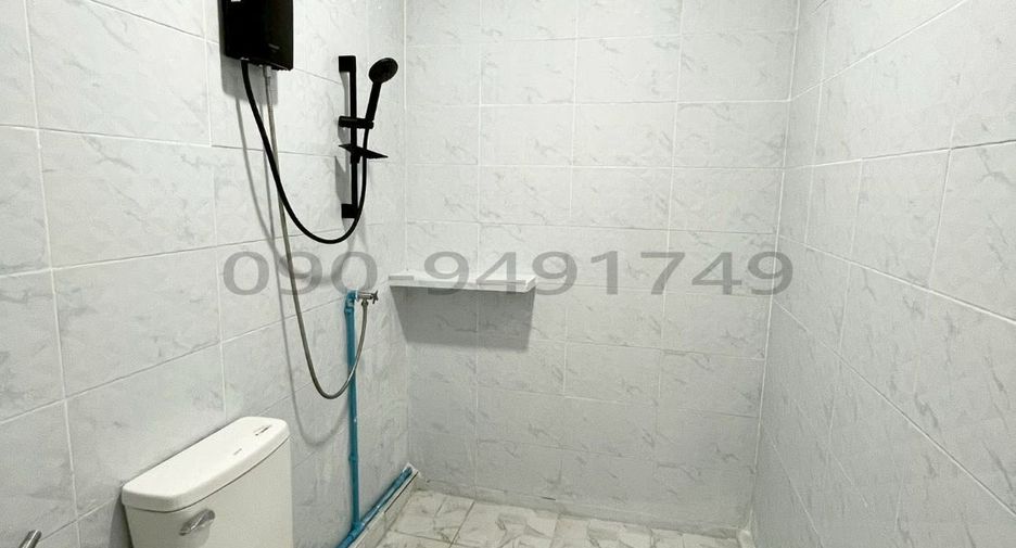 For rent 3 bedrooms townhouse in Bueng Kum, Bangkok