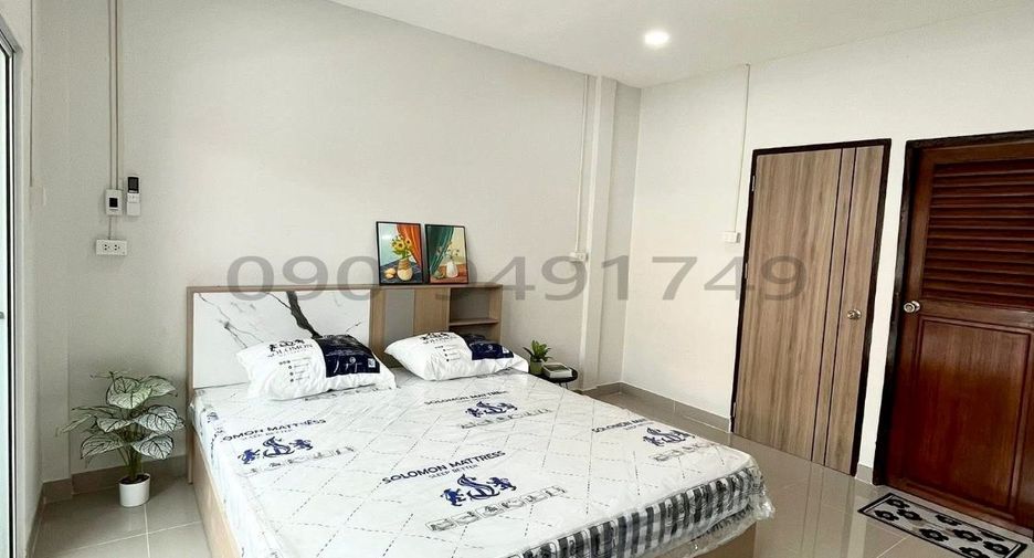 For rent 3 bedrooms townhouse in Bueng Kum, Bangkok