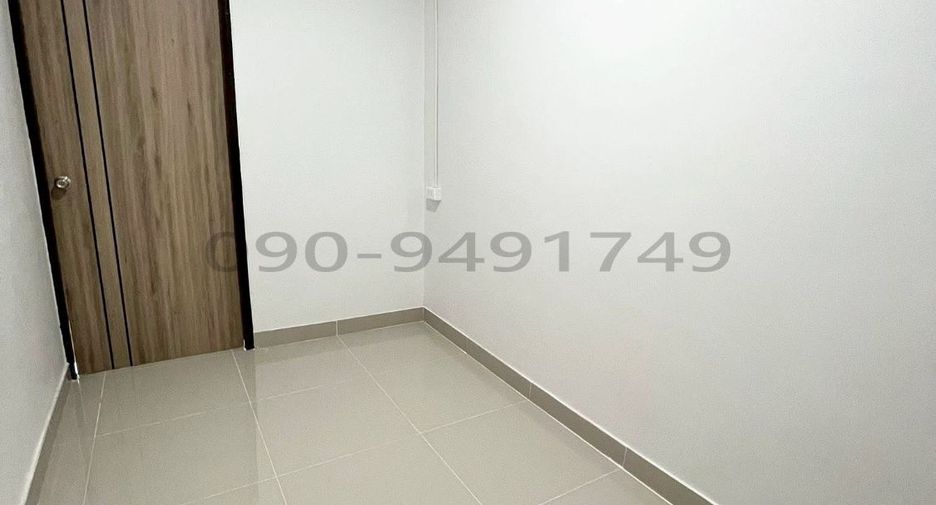 For rent 3 bedrooms townhouse in Bueng Kum, Bangkok