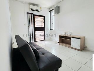 Reihenhaus zur Miete mit 3 Zimmer in Lat Phrao, Bangkok