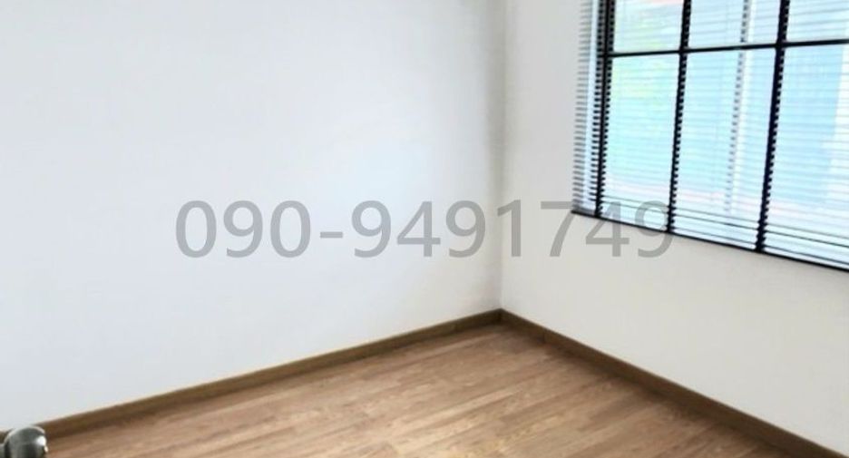 Casa adosada en alquiler de 3 habitaciones en Lat Phrao, Bangkok