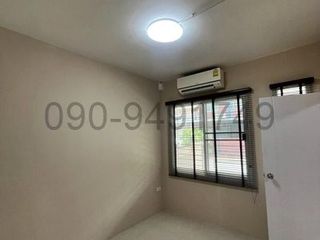 Casa adosada en alquiler de 3 habitaciones en Lat Phrao, Bangkok