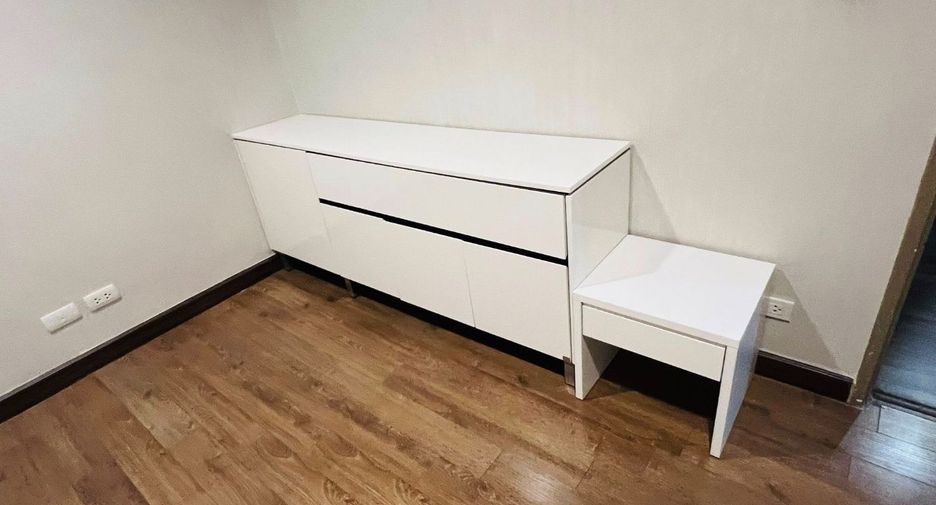 Condo en alquiler de 2 habitaciones en Bang Na, Bangkok