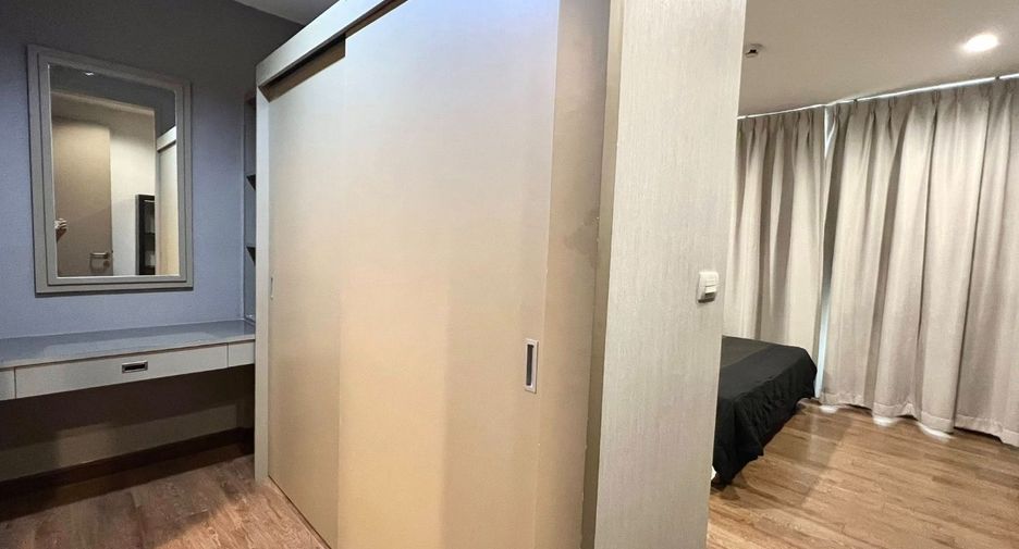 Condo en alquiler de 2 habitaciones en Bang Na, Bangkok