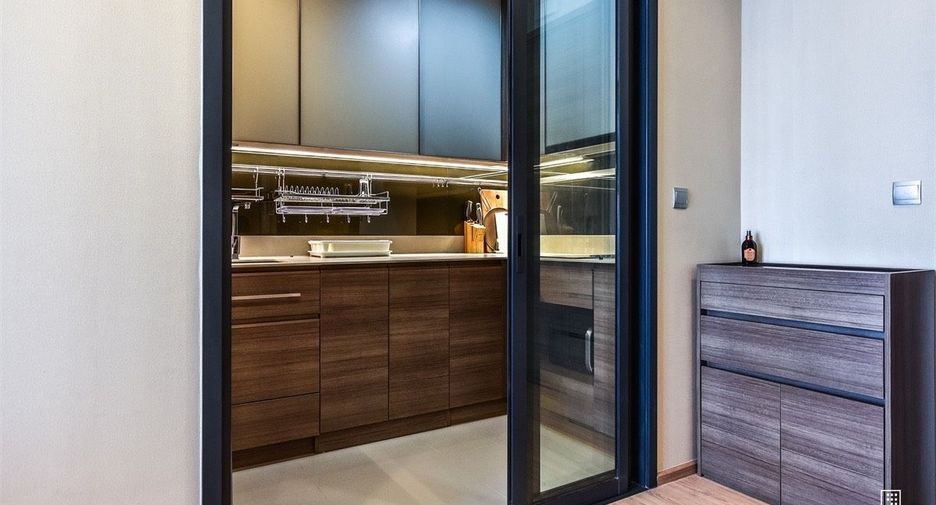 For rent 1 bed condo in Phaya Thai, Bangkok