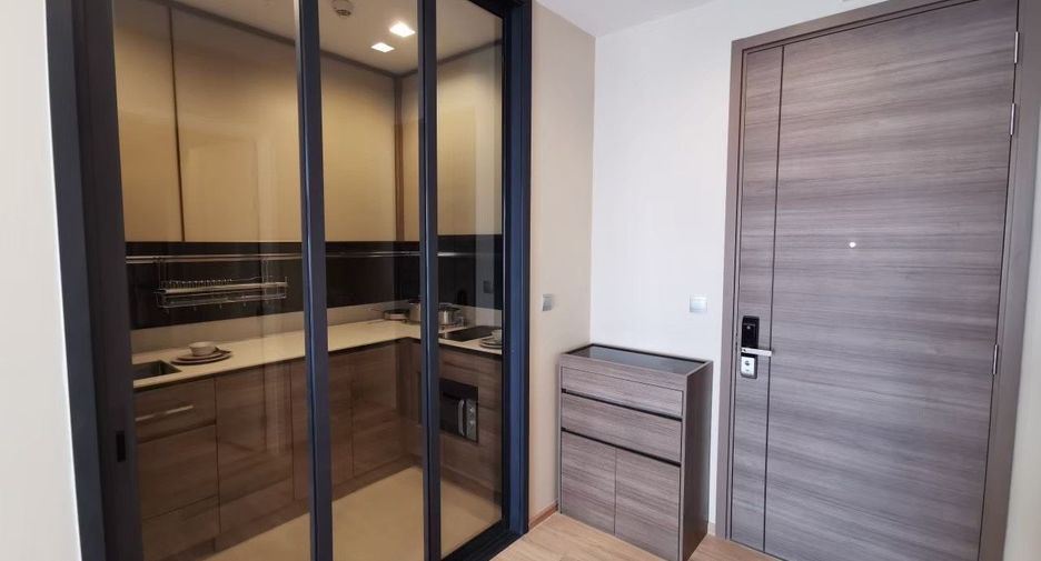 For rent 1 bed condo in Phaya Thai, Bangkok