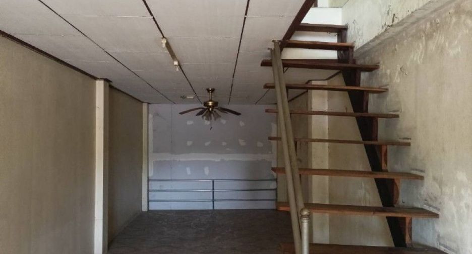For rent and for sale 4 bedrooms retail Space in Chaloem Phra Kiat, Nakhon Si Thammarat