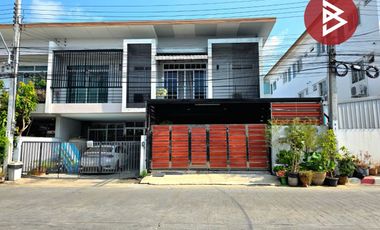 For sale 3 bedrooms townhouse in Bang Khae, Bangkok
