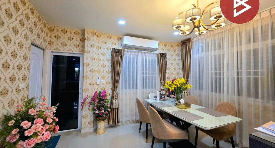 For sale 3 bedrooms townhouse in Bang Khae, Bangkok