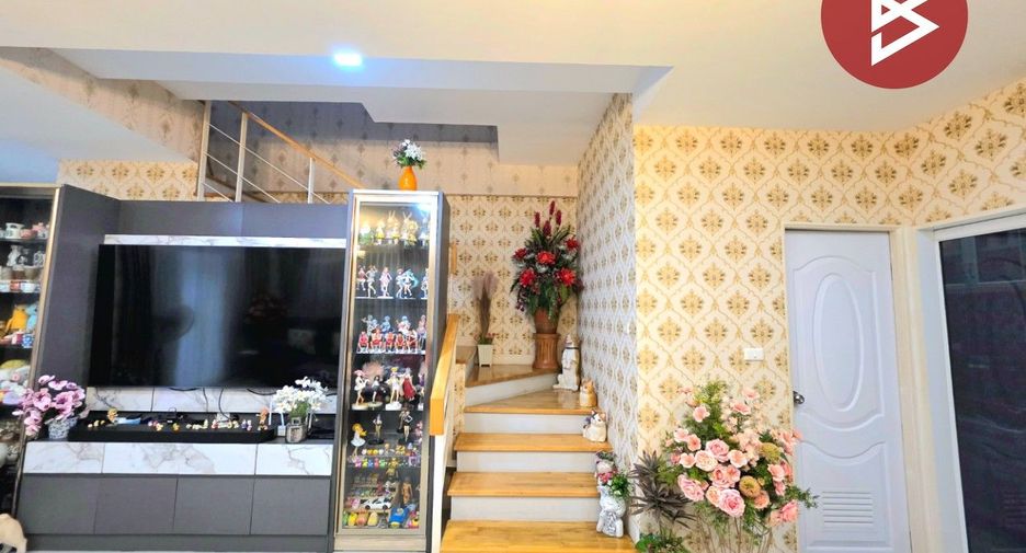 For sale 3 bedrooms townhouse in Bang Khae, Bangkok