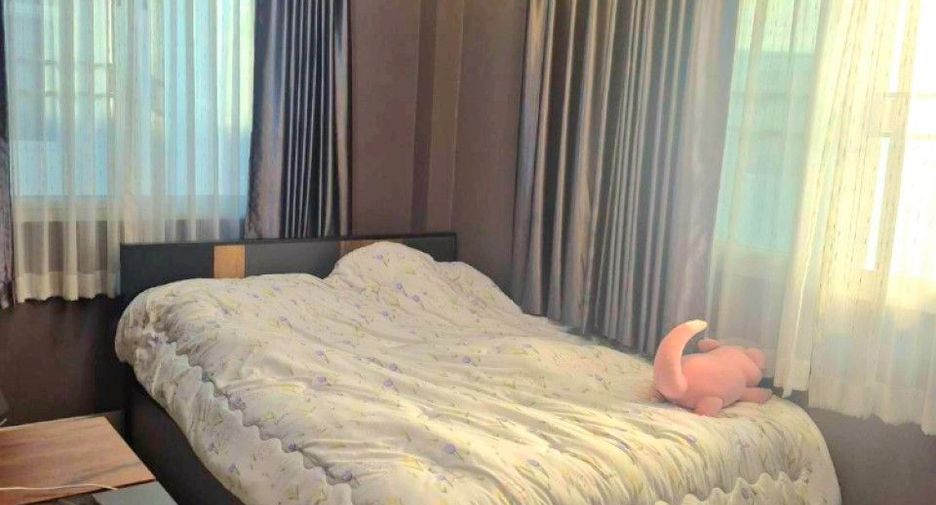 For sale 3 bedrooms townhouse in Bang Khae, Bangkok