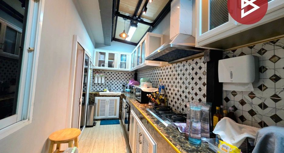 For sale 3 bedrooms townhouse in Bang Khae, Bangkok