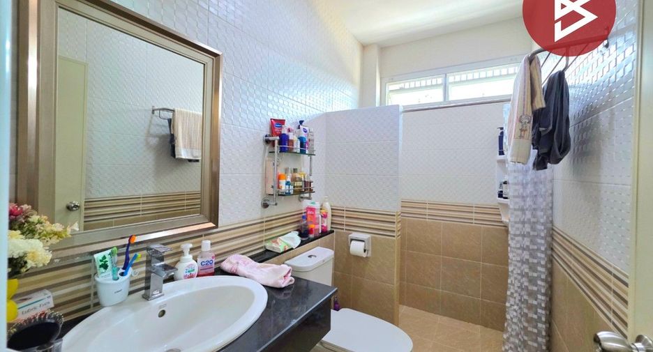 For sale 3 bedrooms townhouse in Bang Khae, Bangkok