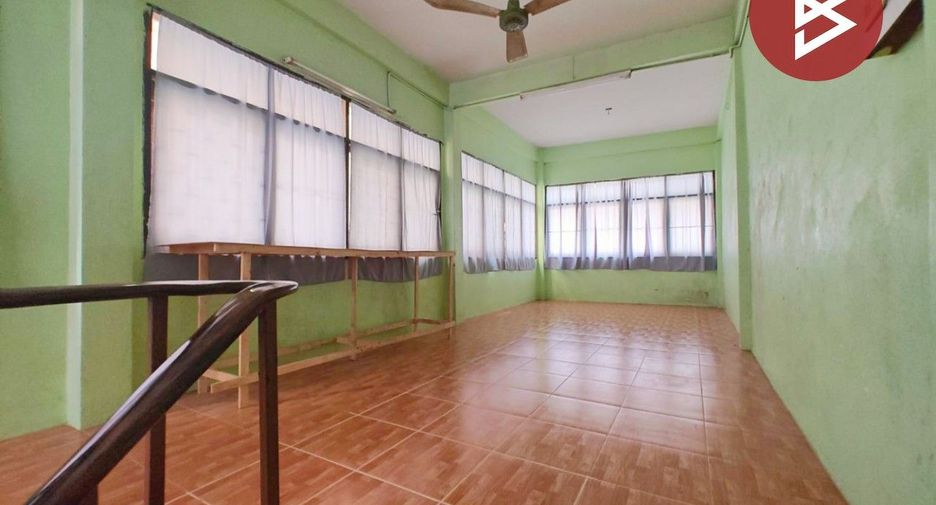 For sale retail Space in Khlong San, Bangkok