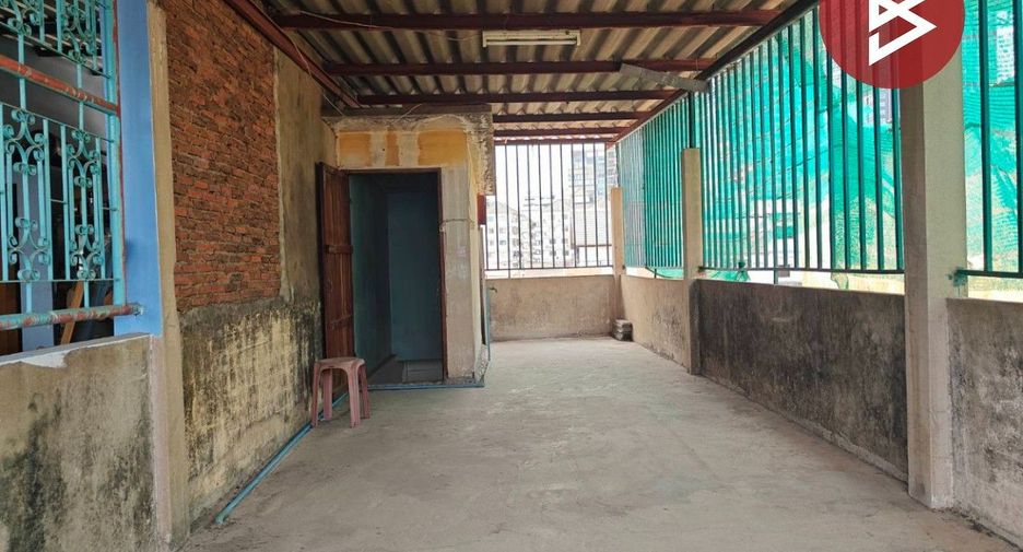For sale retail Space in Khlong San, Bangkok