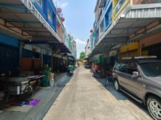 For sale retail Space in Khlong San, Bangkok