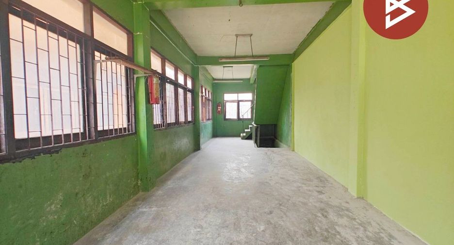 For sale retail Space in Khlong San, Bangkok
