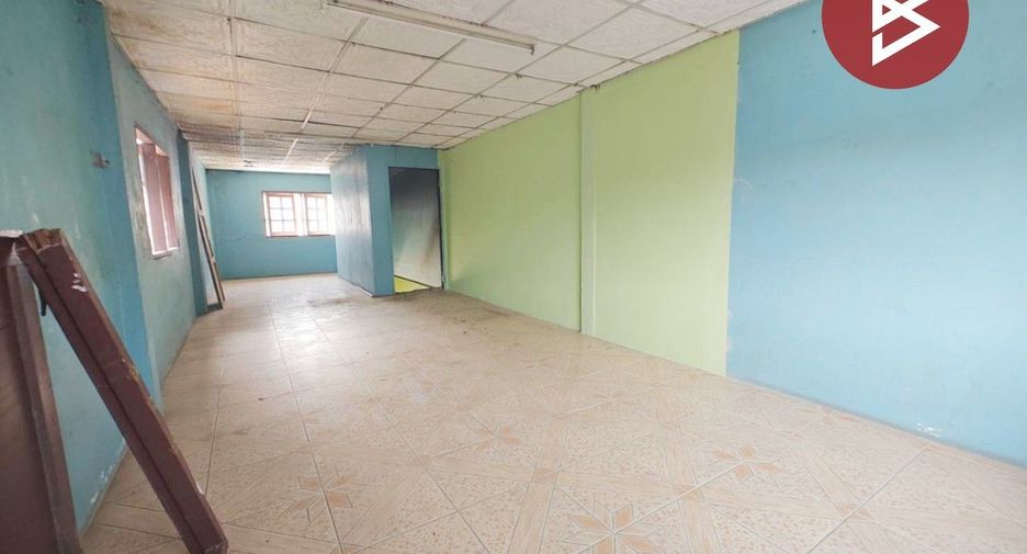 For sale retail Space in Khlong San, Bangkok