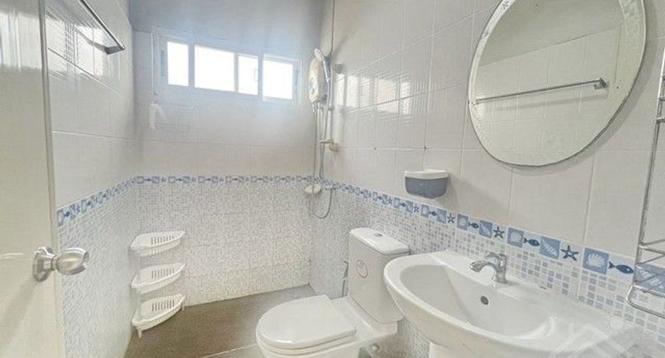 For rent 3 bedrooms house in Si Racha, Chonburi