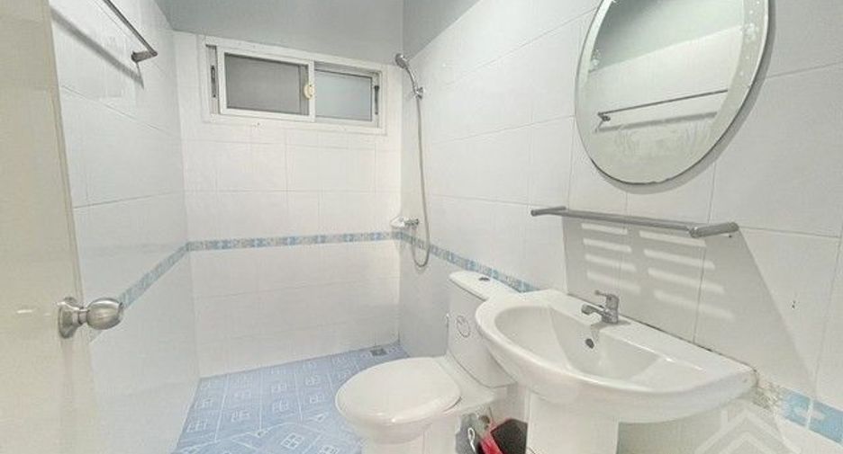 For rent 3 bedrooms house in Si Racha, Chonburi