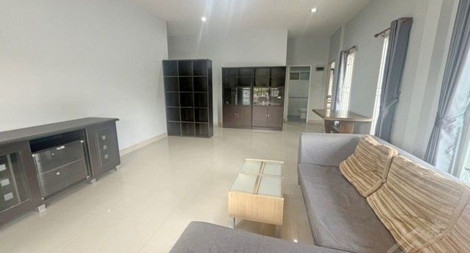 For rent 3 bedrooms house in Si Racha, Chonburi