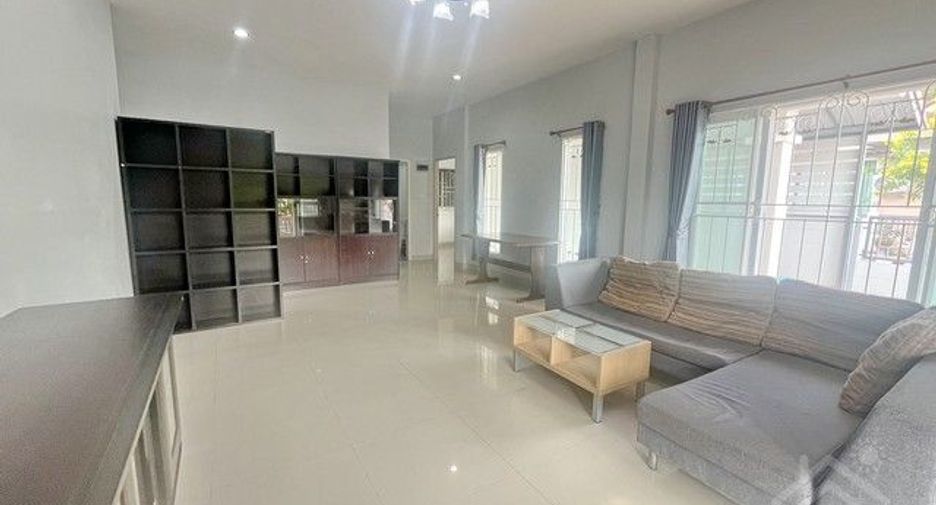 For rent 3 bedrooms house in Si Racha, Chonburi