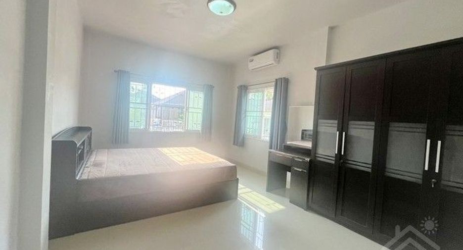 For rent 3 bedrooms house in Si Racha, Chonburi