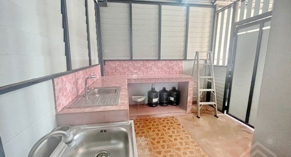 For rent 3 bedrooms house in Si Racha, Chonburi