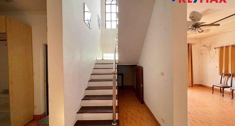 For sale 4 bedrooms house in Bang Lamung, Chonburi