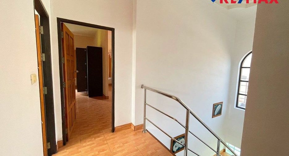 For sale 4 bedrooms house in Bang Lamung, Chonburi