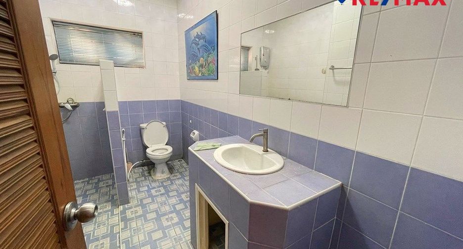 For sale 4 bedrooms house in Bang Lamung, Chonburi