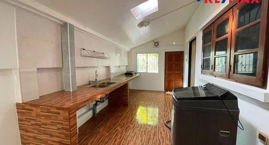 For sale 4 bedrooms house in Bang Lamung, Chonburi