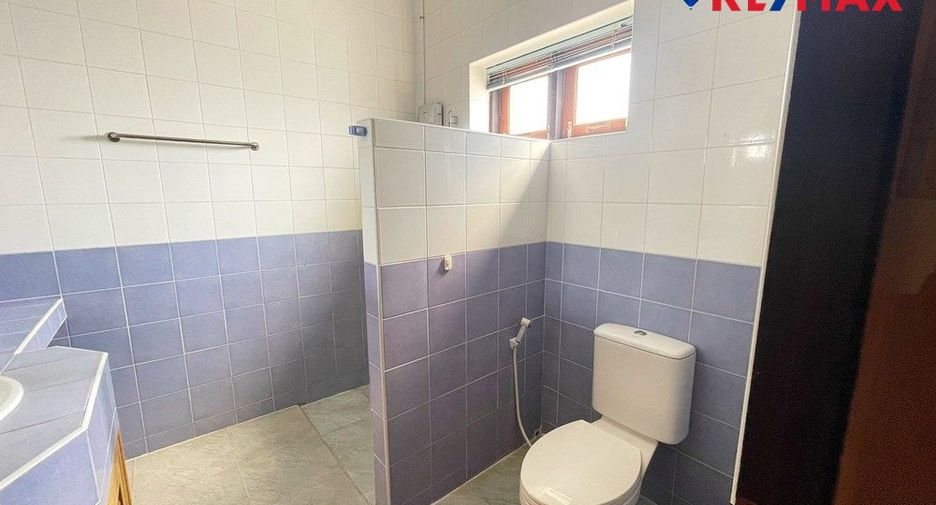 For sale 4 bedrooms house in Bang Lamung, Chonburi