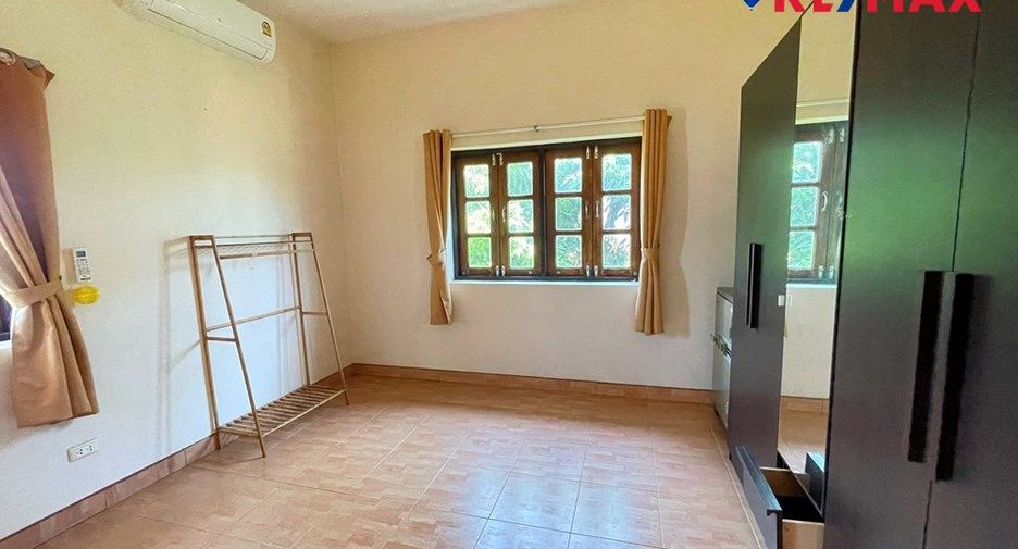 For sale 4 bedrooms house in Bang Lamung, Chonburi