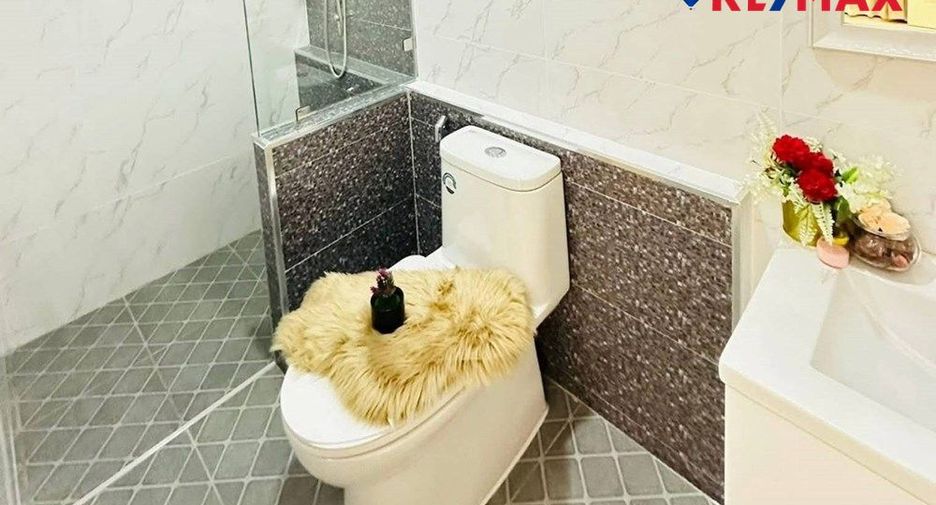 Продажа 4 спальни дом в Банг Ламунг, Чонбури