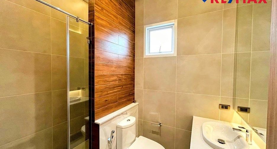 Продажа 4 спальни дом в Банг Ламунг, Чонбури