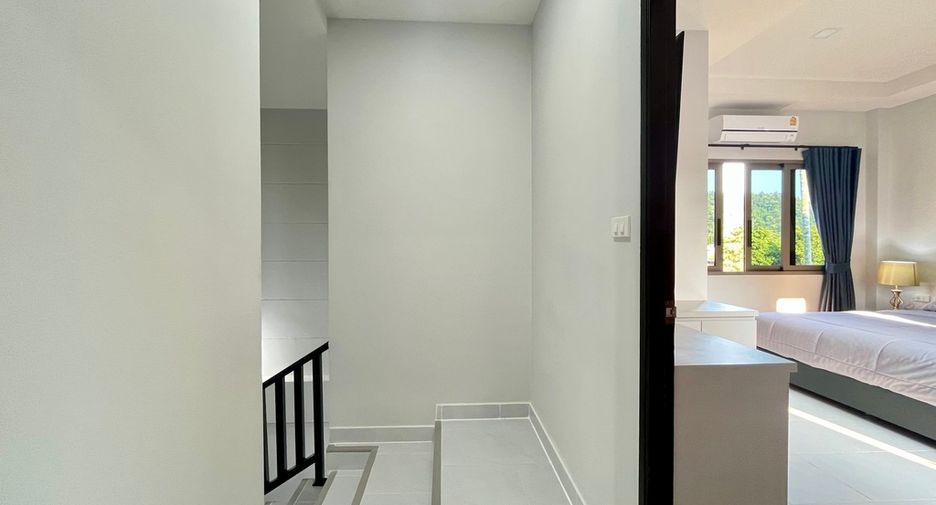 For sale 3 bedrooms villa in Mueang Krabi, Krabi