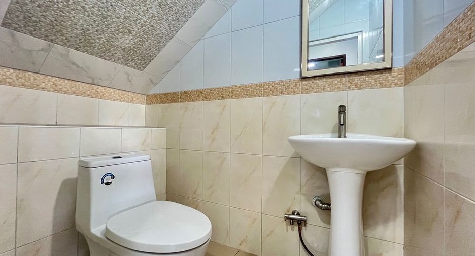 For sale 3 bedrooms villa in Mueang Krabi, Krabi