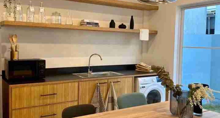 For rent 2 bedrooms townhouse in Prawet, Bangkok