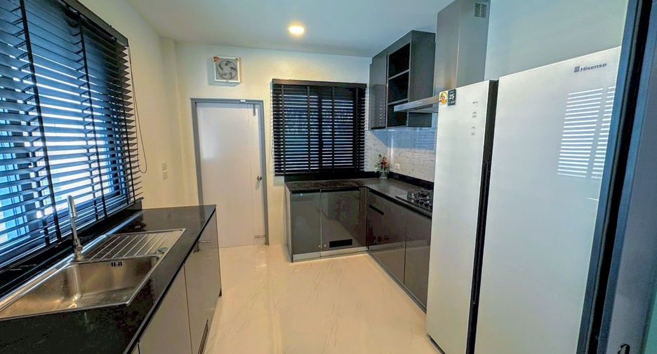 For rent 4 bedrooms house in Bang Phli, Samut Prakan