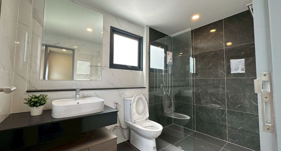 For rent 4 bedrooms house in Bang Phli, Samut Prakan